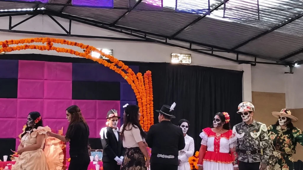 Estudiante sufre quemaduras tras incendiarse disfraz en Hidalgo