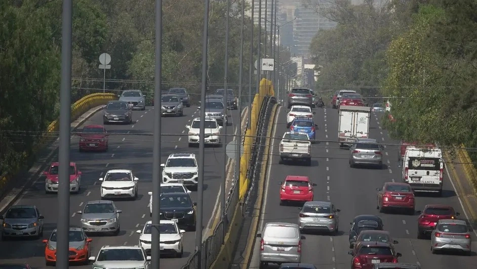 Este viernes el programa aplica a los autos con engomado azul